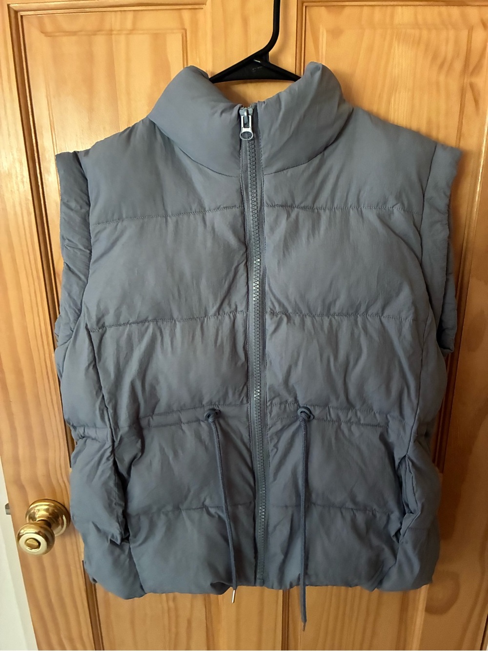 Gray Puffer Vest - Lightweight Quilted Jacket size medium